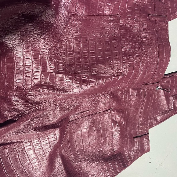 alligator print faux leather pants - Picture 3 of 3